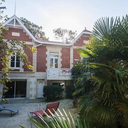 Villa 4* A Soulac-sur-mer, Plage A 300 M, 5 Ch., Clim, Jardin, Wifi, Ideal Famille - Fr-1-648-42 Soulac-sur-Mer